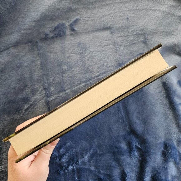 It Only Takes a Moment (Key News Thrillers) by Mary Jane Clark, Mystery Suspense - Picture 4 of 5